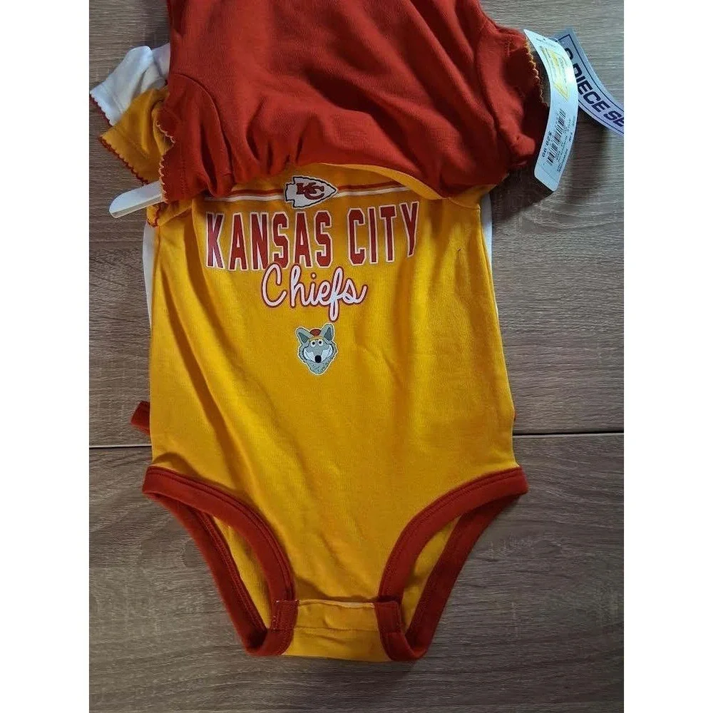 NFL Kansas City Chiefs Baby Girls 3 Pack Bodysuit Set Red Yellow White 6M NWT